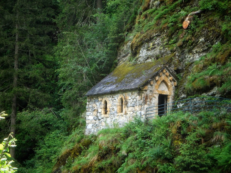 F059D30E-4602-4ADE-911D-B5F4B427DA0A