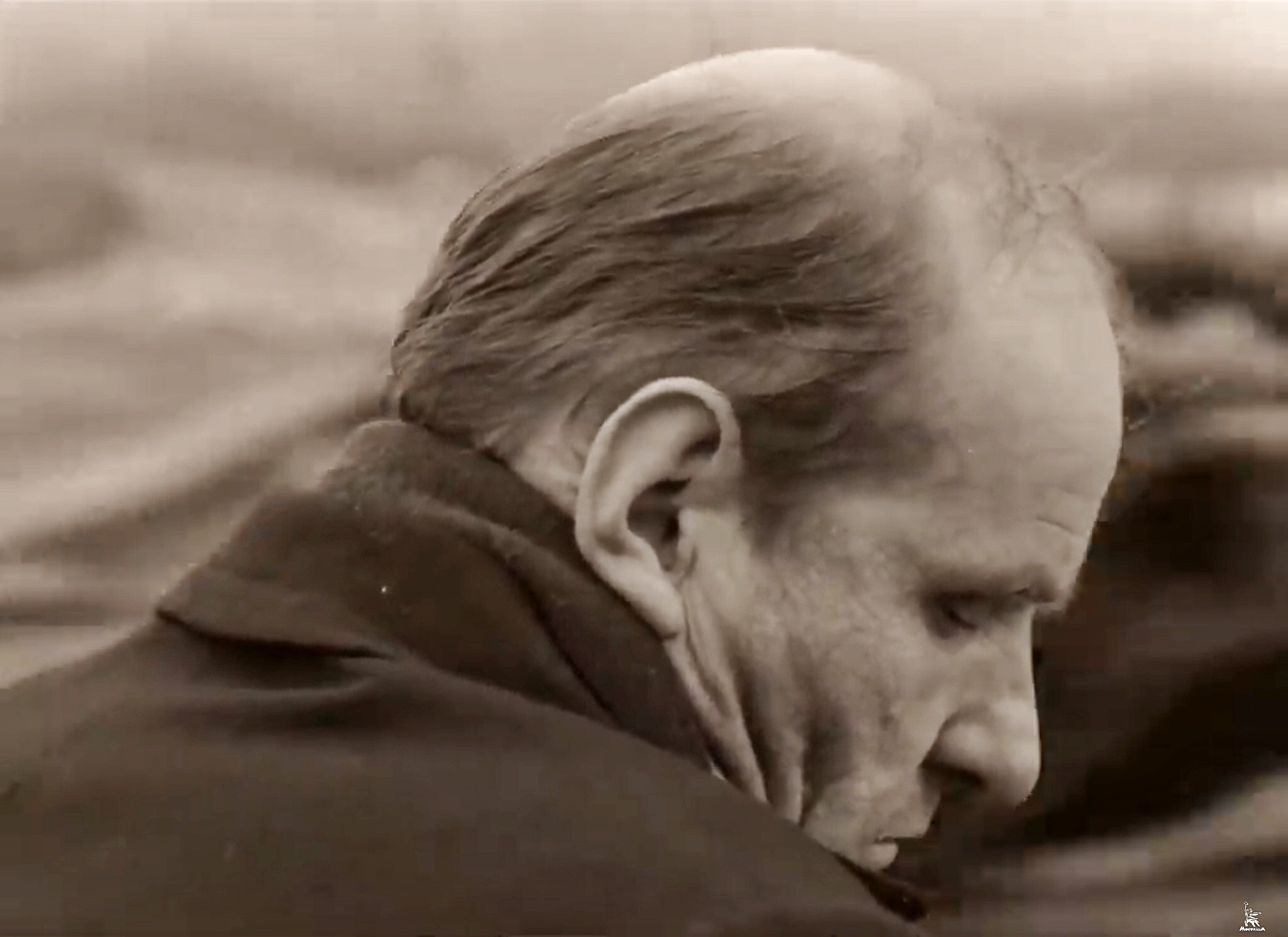 E7554EAB-3925-4072-BB30-7E70396271FA